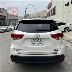 تۆیۆتا هایلاندەر